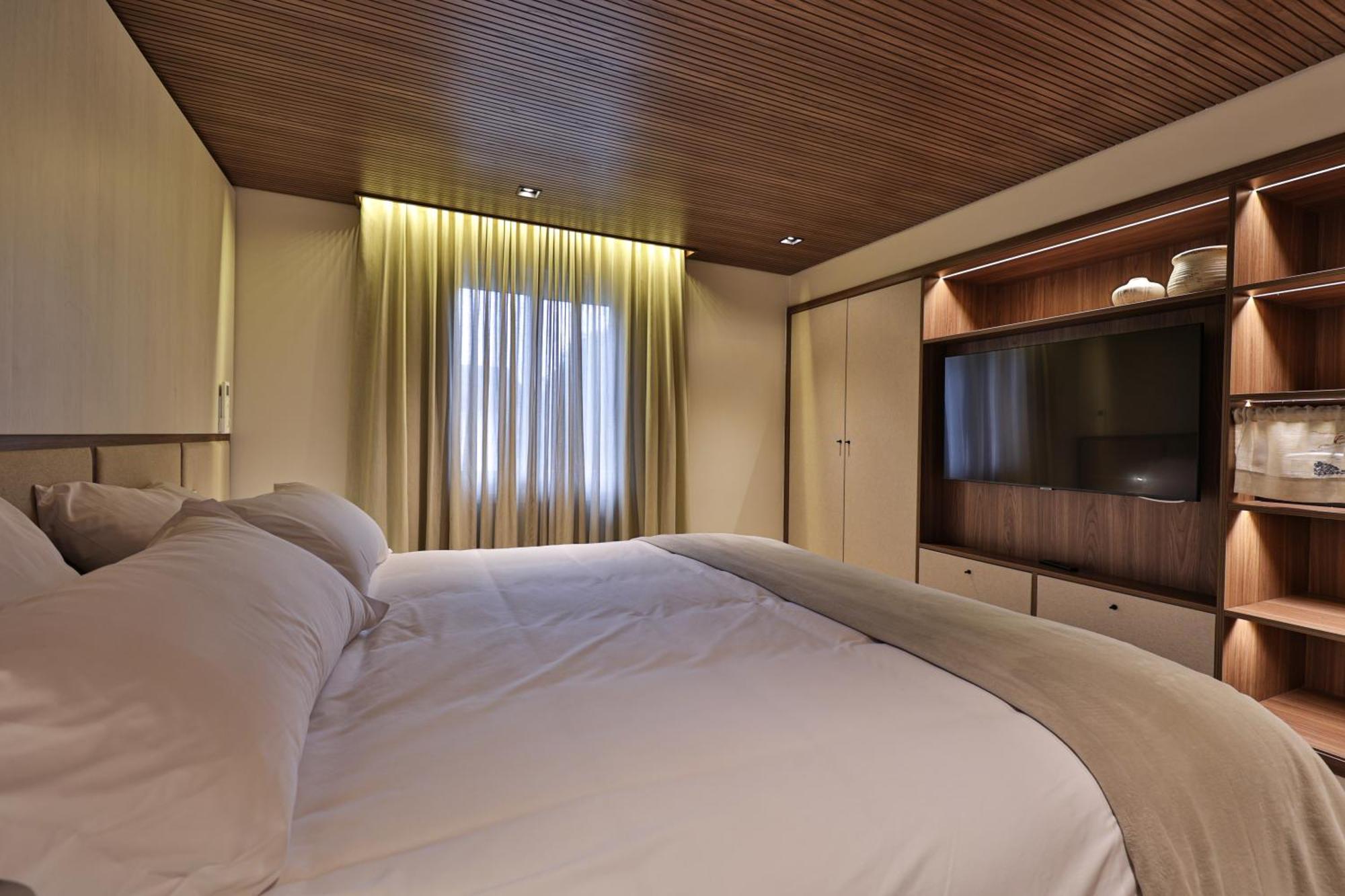 Serrazul Distributed By Intercity 4*